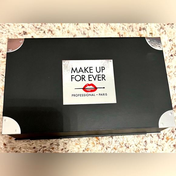 Makeup Forever Other - NIB Make Up Forever Beauty Kit.